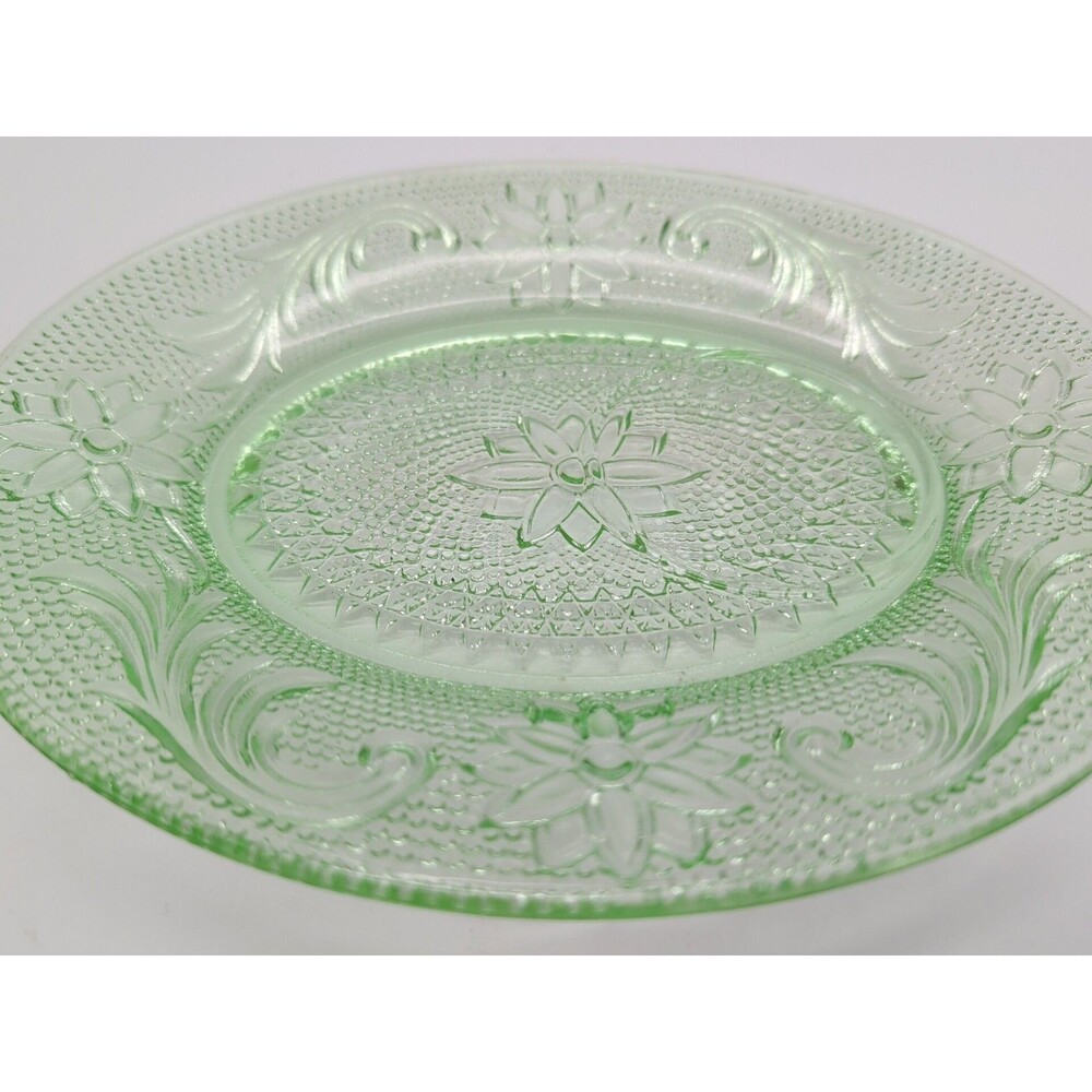 Vintage Pressed Tiara Indiana Chantilly Green Glass Snack Plate - Picture 2 of 6